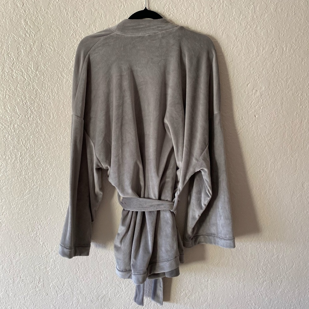 SKIMS Lounge Cardigan Robe With Belt Size M Gray Velour Soft Cozy Loungewear - Picture 4 of 7